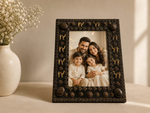 Black Metal Table Photo Frame